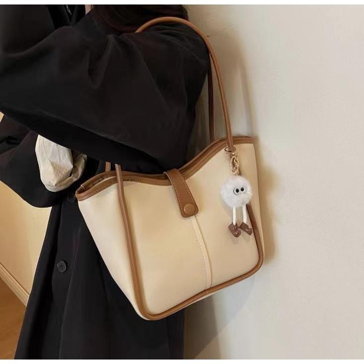 【พร้อมส่ง】miss bag fashion กระเป๋าสะพาย ดีไซน์ไม่ซ้ำใคร ทันสมัย เหมาะสำหรับกลุ่มแฟชั่นใหม่ในปี 2024