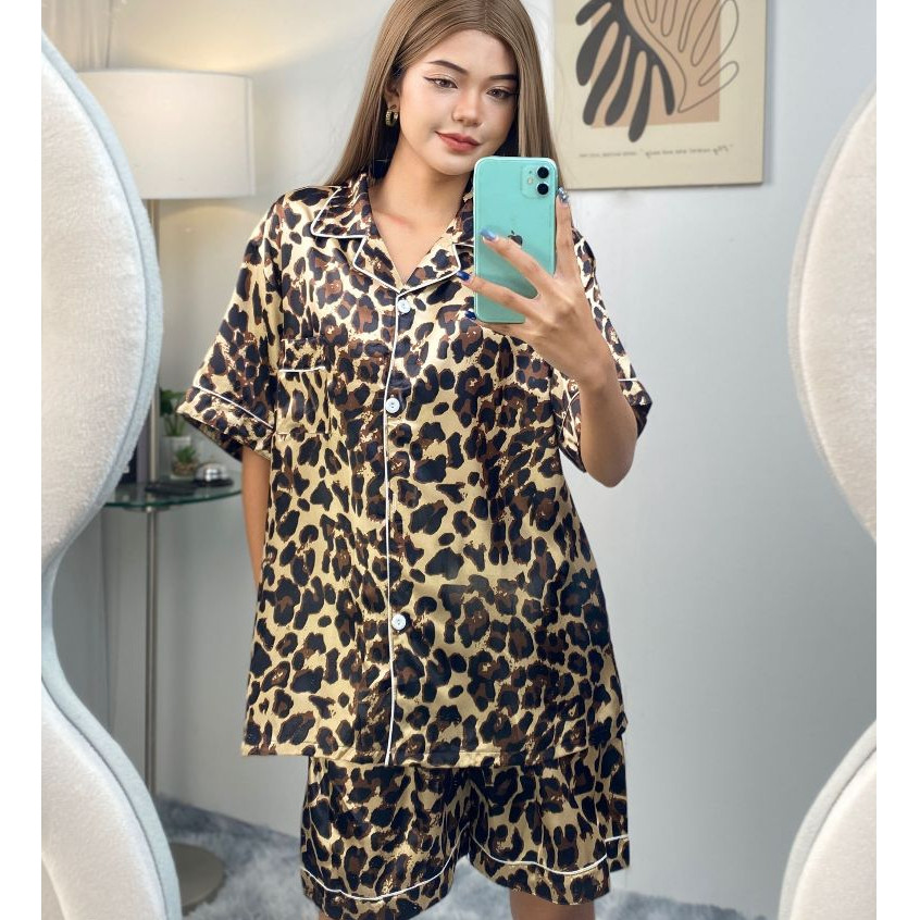 COD ชุดนอนผ้าซาตินไซส์ใหญ่ สองชิ้น ชุดนอนผู้หญิง 3XL-5XL เสื้อเชิ้ตแขนสั้น + กางเกงขาสั้น ใส่ได้ทั้งคนอ้วนและคนผอม