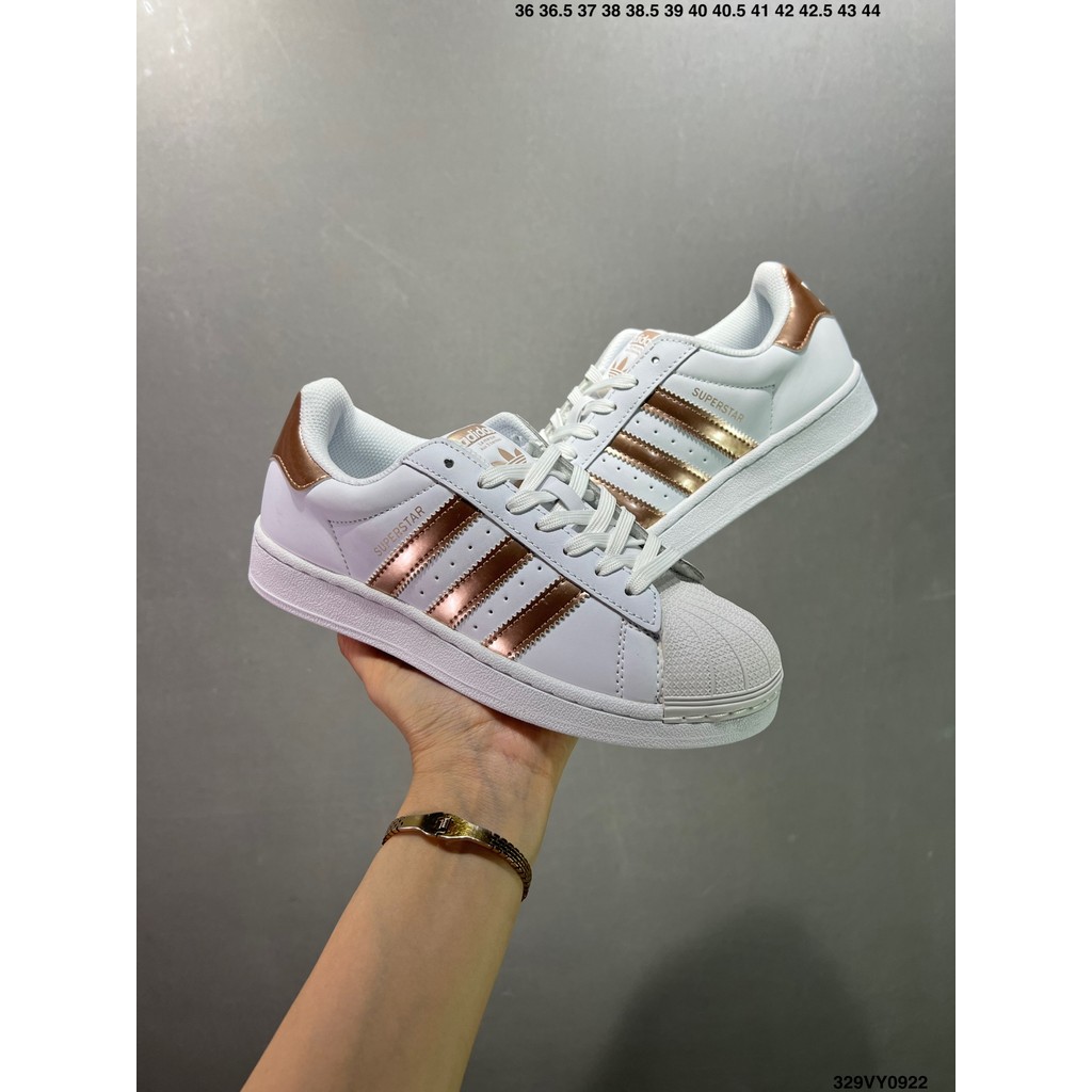 ที่มีคุณภาพสูง AD SUPERSTAR เชลล์หัวชุดสีขาวทองรองเท้าลำลองรองเท้ากีฬาน้ำหนักเบาใช้ได้ทั้งในร่มและกลางแจ้ง