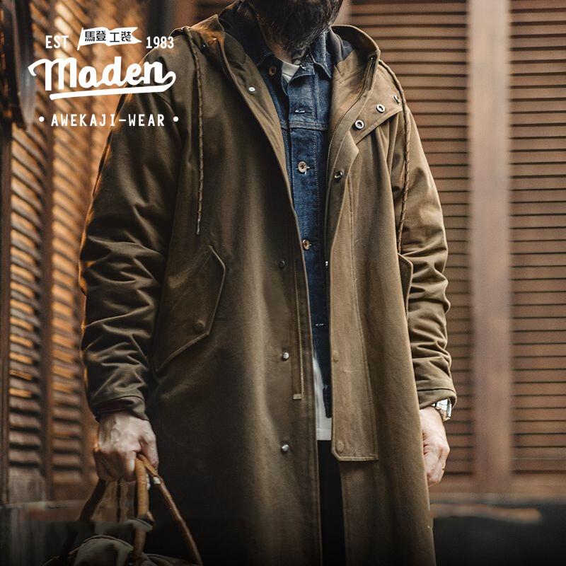 Retro workwear สไตล์ tough guy สไตล์ 2024 ฤดูหนาวใหม่ชายหนุ่มอเมริกัน M51 แปรง hooded trench coat สไตล์ทหารหลวมผ้าฝ้ายกลางยาวแจ็คเก็ต