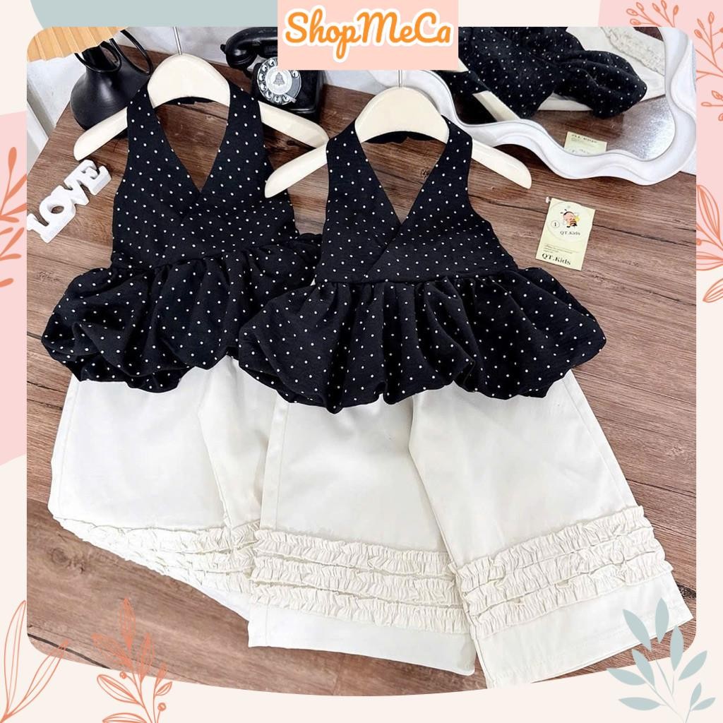 คิวที244, ชุดเสื้อคอเต่าสีดําลายจุดและกางเกงขากว้างสําหรับเด็กผู้หญิง