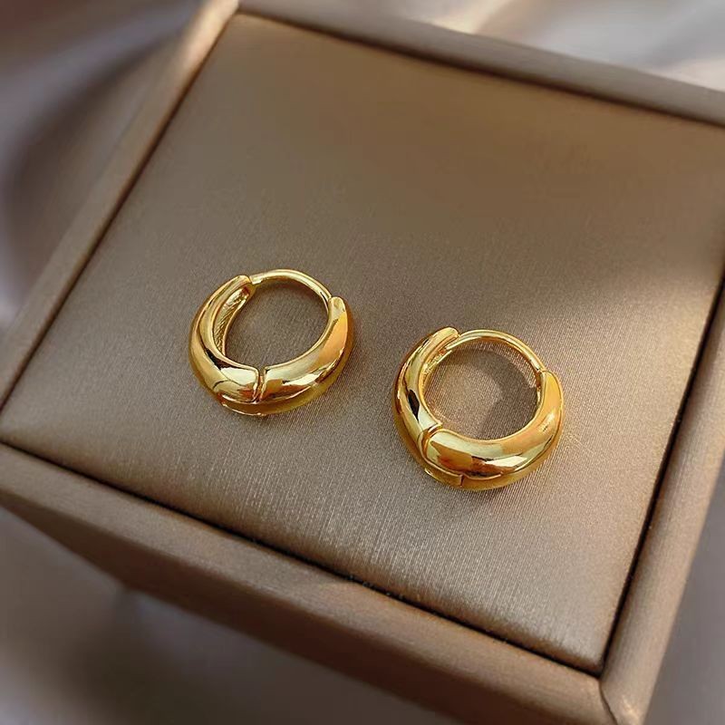 Euro Minimalist Fashion ต่างหูเหล็กไทเทเนียมทอง 18k ต่างหูผู้หญิงเรียบและหรูหรา
