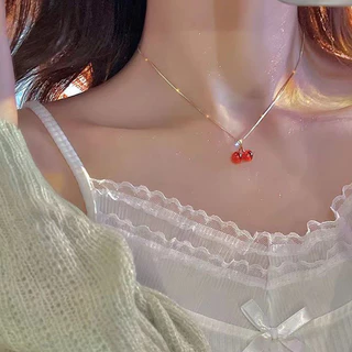 สร้อยคอแฟชั่นเกาหลี พร้อมจี้เชอร์รี่สีแดง สำหรับผู้หญิง สร้อยข้อโคลว์ไลน์หรูหรา เครื่องประดับแฟชั่น ของขวัญ