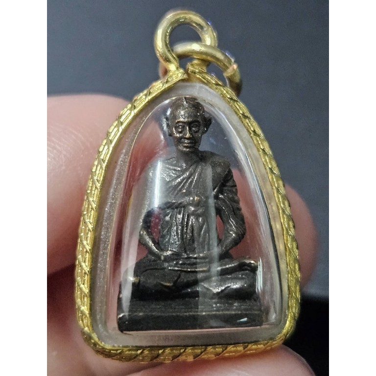 [PR-0038] พระรูปเหมือนหล่อลอยองค์ สมเด็จโต พฺรหฺมรํสี รุ่น 214 ปีเกิด ปี 2545 เนื้อนวะโลหะ รับประกัน