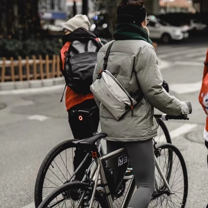 Bellroy Australia Lite Sling 7L Light Walking Chest Bag กระเป๋าสะพาย Commuter กระเป๋าคาดเอวสําหรับบุรุษและสตรี
