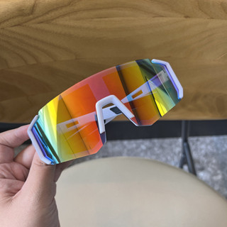 แว่นกันแดดสีเดียวสําหรับผู้ชายและผู้หญิงที่ออกแบบมาโดยเฉพาะส…