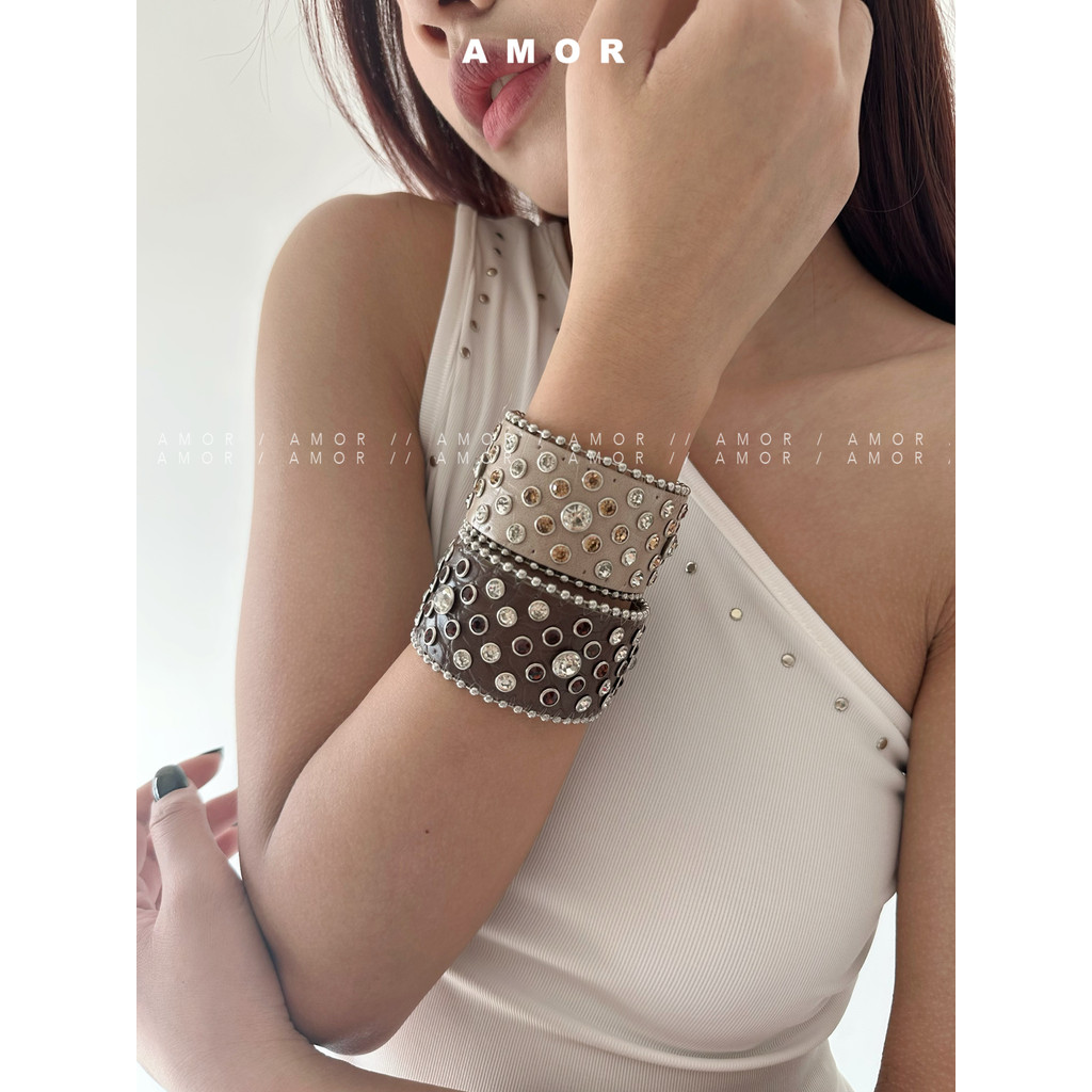 สร้อยข้อมือหนังสไตล์ปังค์และฮิปฮอป มีคริสตัลเรย์ สไตล์วินเทจสำหรับคนชอบความเก๋ไก่งอน