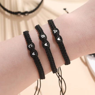 สร้อยข้อมือเชือกถักสีดำ อักษร A-Z จี้หัวใจมินิมอล ปรับสายได้ ของขวัญคู่รัก เพื่อนสนิท ของขวัญจบการศึกษา