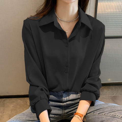 เสื้อเชิ้ตผ้าชีฟองผู้หญิงการออกแบบแฟชั่นในช่วงต้นฤดูใบไม้ผลิเสื้อเชิ้ตสีขาวทรงหลวมทับซ้อนกันเสื้อตัวในเสื้อถัก