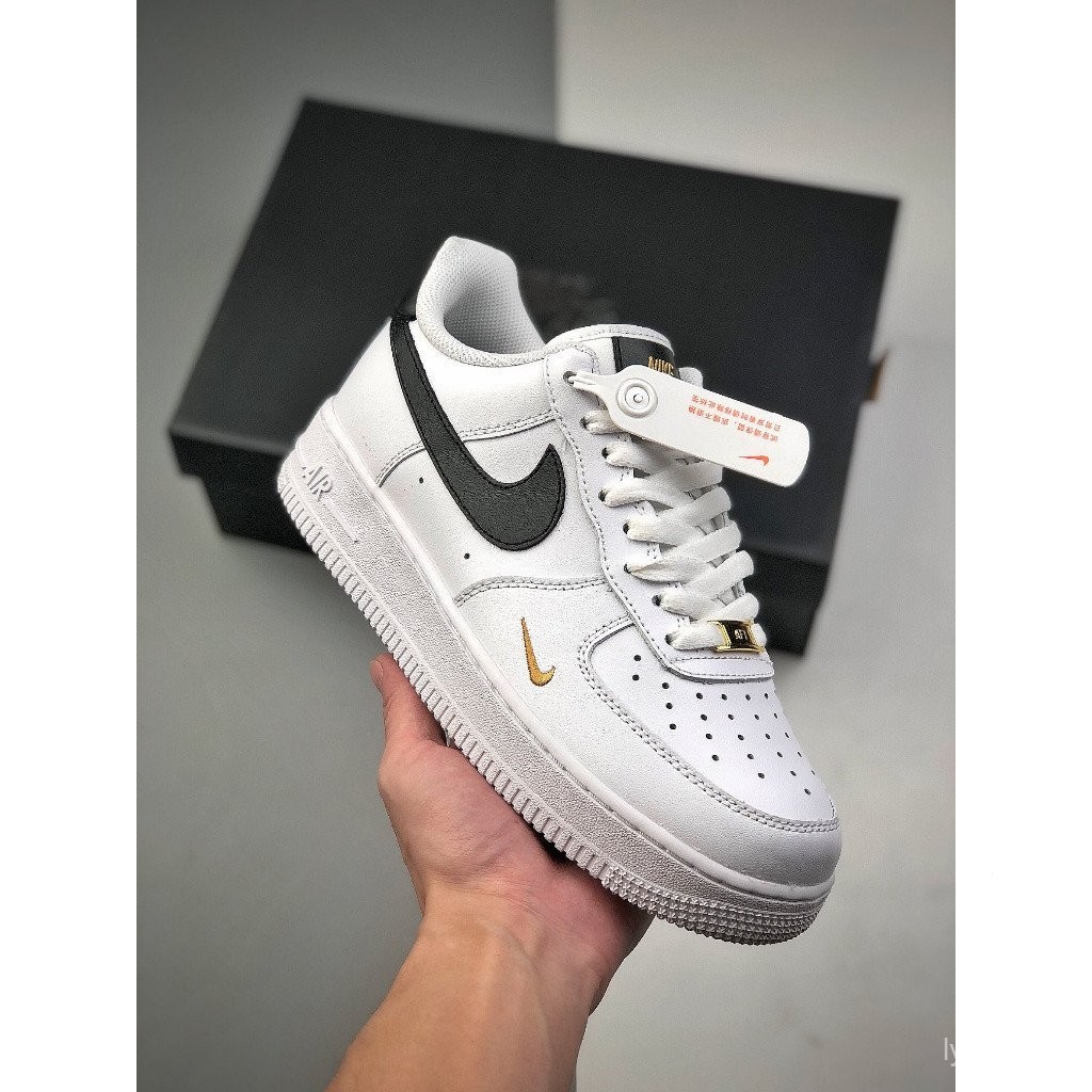 Ioh3 Ready Stock Air Force 1รองเท้าผ้าใบต่ำ unisex สีขาว/ดำ/ทอง