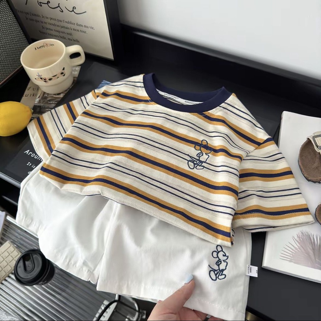 ชายชุดสูทแขนสั้นฤดูร้อนสไตล์ใหม่แฟชั่นเกาหลีรุ่นผ้าฝ้ายแท้รอบคอแฟชั่นที่เรียบง่ายการ์ตูนเมาส์ปักลายเสื้อยืดกางเกงขาสั้นด้านบนสบายๆสอง @