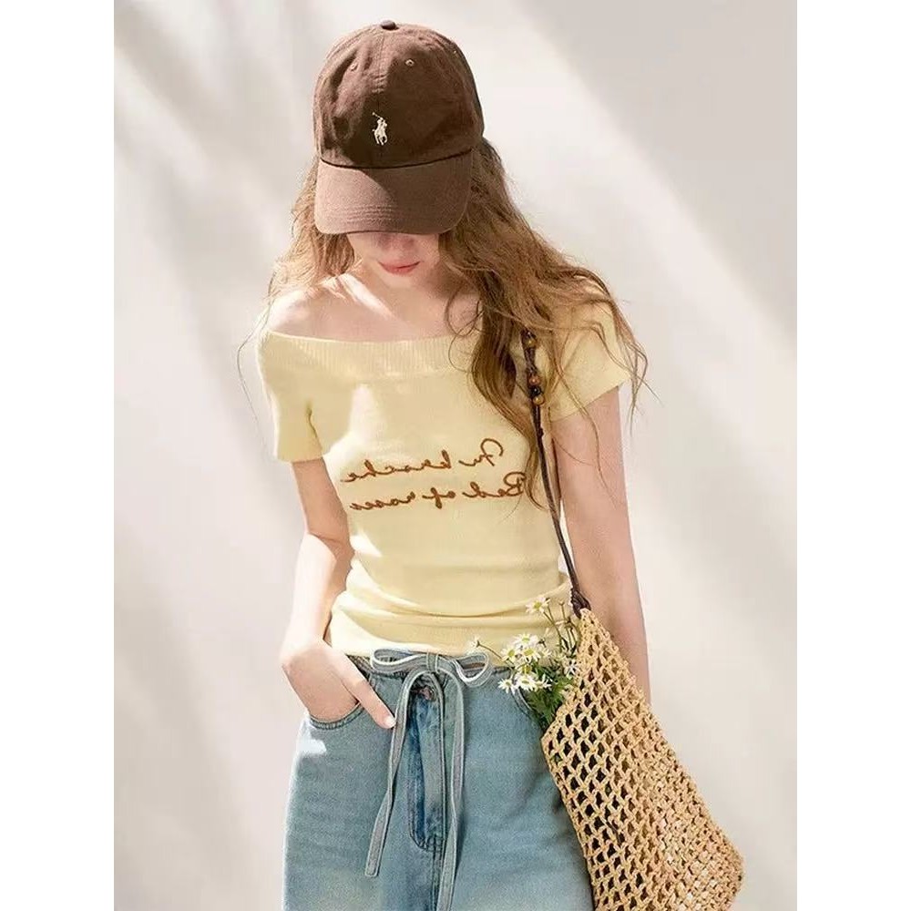 1MVO สีเหลือง Heavy Industry ปักคอแบนถักแขนสั้นผู้หญิงฤดูร้อนภาษาฝรั่งเศสคํา Retro Slimmer ดูการออกแ