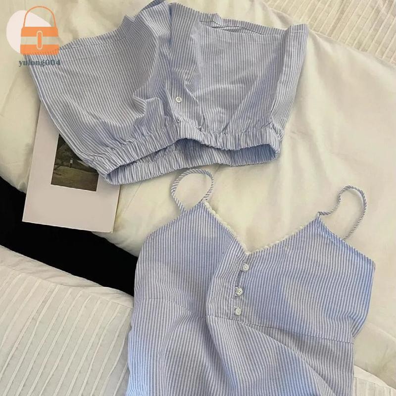 ชุดแฟชั่นสบาย สีฟ้าหวาน ลายบ้าน พร้อมเสื้อกั๊กและกางเกงขาสั้น เหมาะสำหรับวันหยุดหรือการพักผ่อน