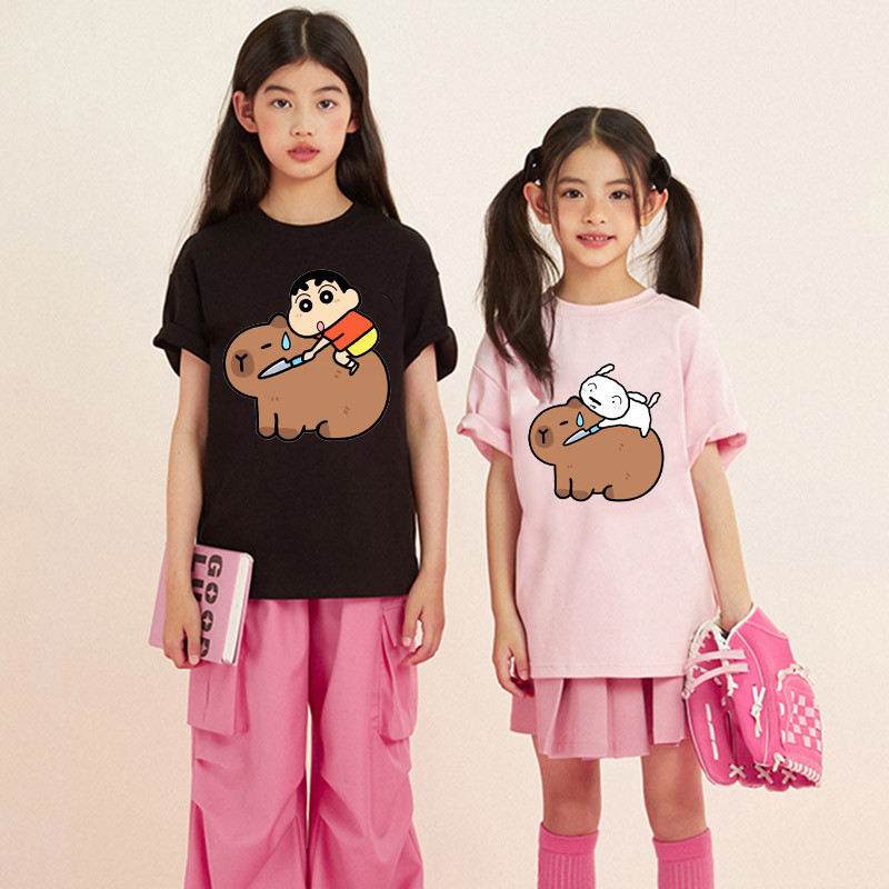 [พร้อมส่ง] Crayon Shin-chan ลายการ์ตูนพิมพ์เสื้อยืดชายหญิงแขนสั้นฤดูร้อน 4 สีรอบคอ Tee เสื้อ