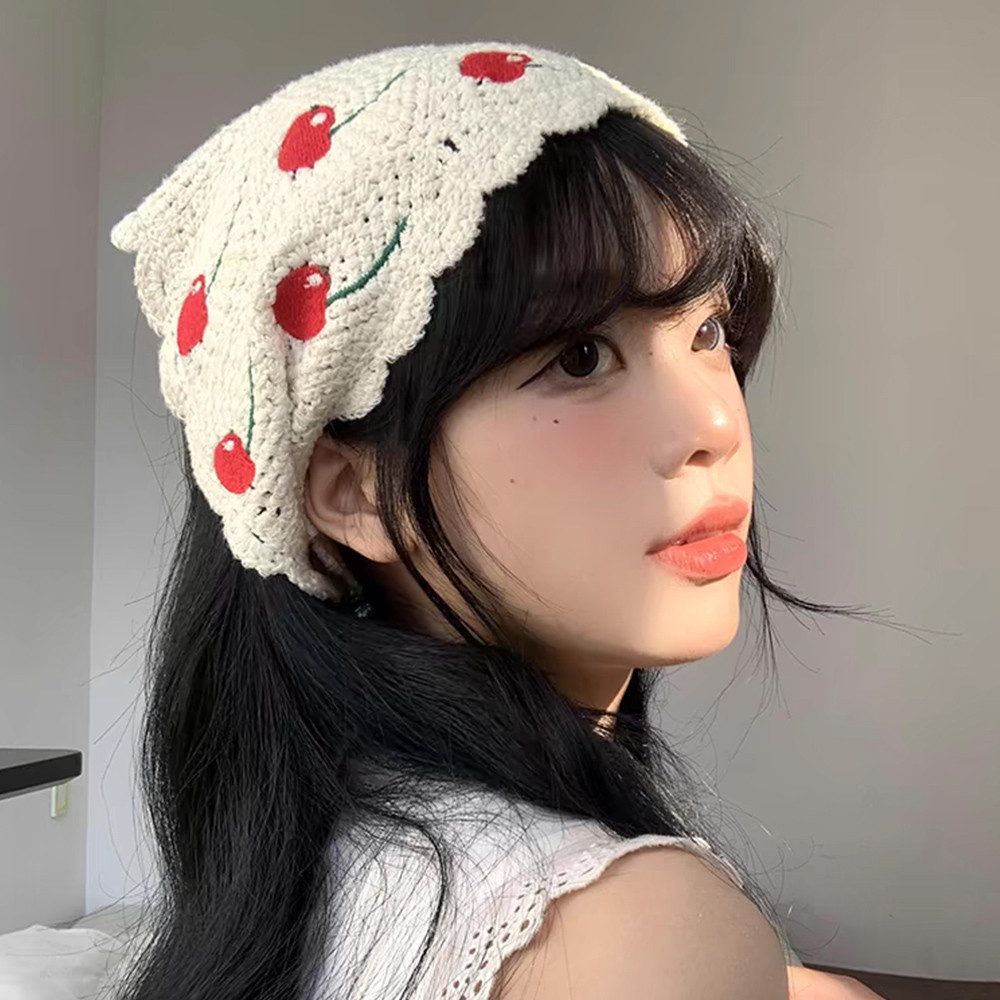 Ins สามเหลี่ยม Headscarf Hollow Out เย็บปักถักร้อยถักโครเชต์สตรอเบอร์รี่ Dolphin แถบคาดศีรษะ