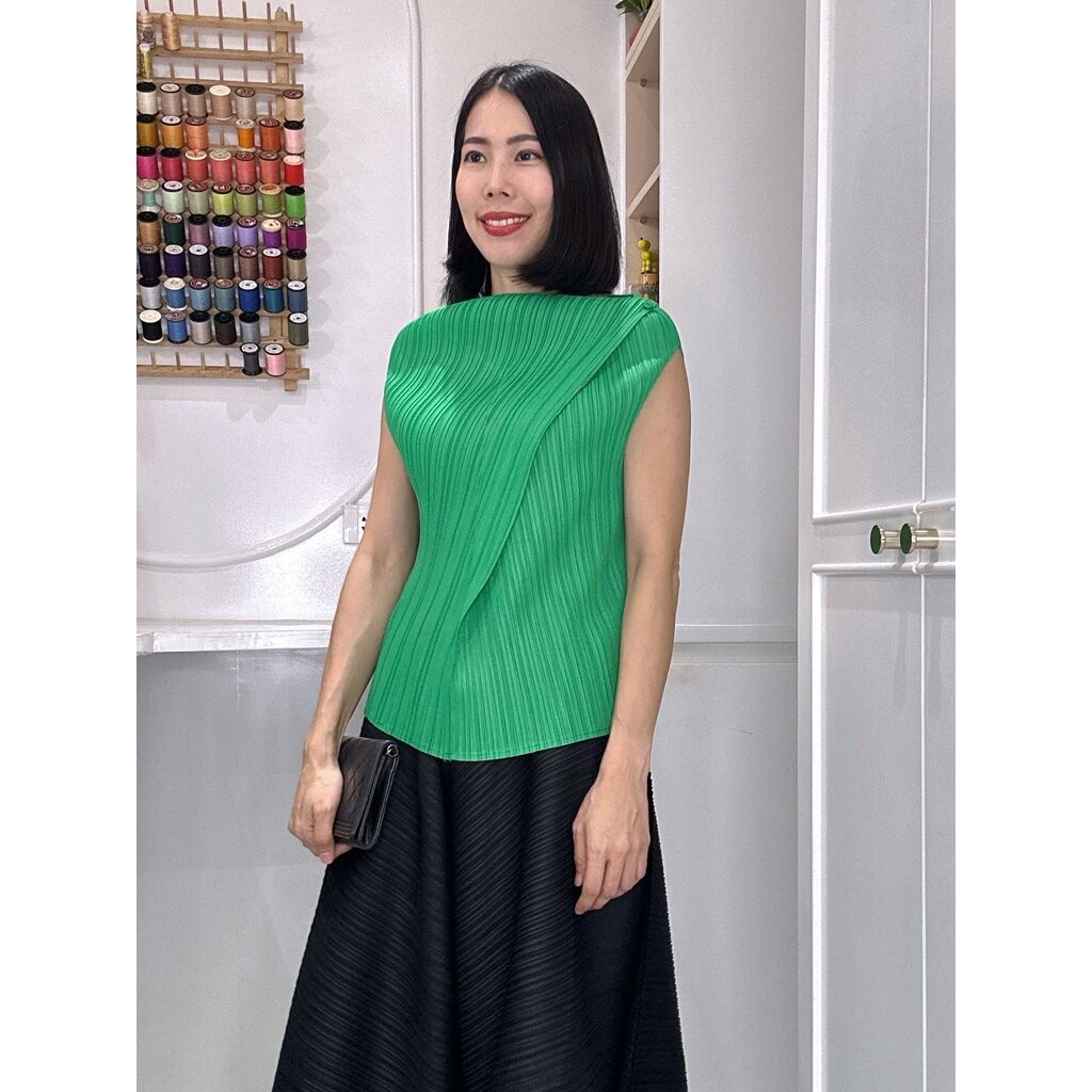 2MUAY GJO1831 เสื้อพลีทคุณภาพ SLEEVELESS BUTTON SIDE WRAP PLEATED TOP 12 สี FREE SIZE
