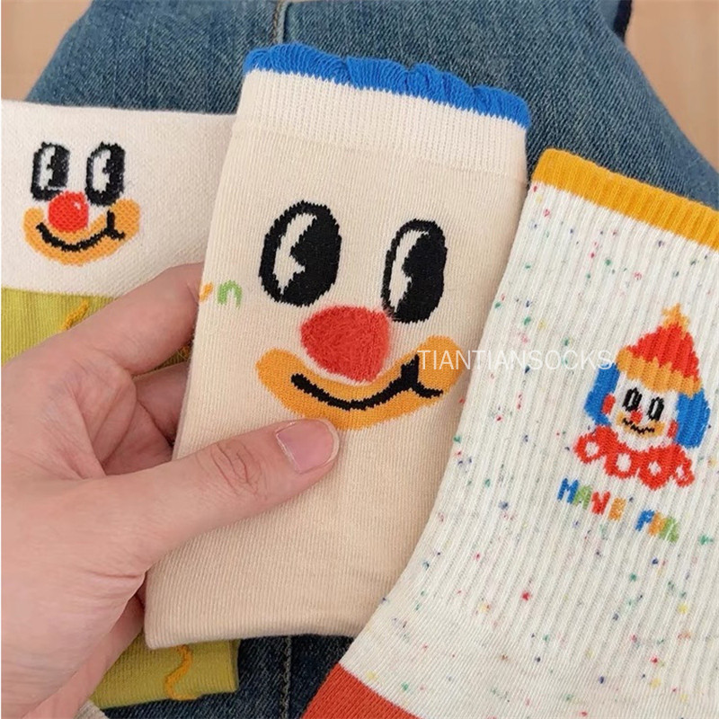 TIANTIAN T376ถุงเท้าลายการ์ตูนสุดคิวท์ สไตล์ตัวตลก แฟชั่นอินสตาแกรม! ถุงเท้ายาวคู่รัก ฝ้ายแท้นุ่มๆ ดีไซน์แปลกตา ลูกไม้เท่ๆ สำหรับสตรีทสไตล์ - รูปที่ 2