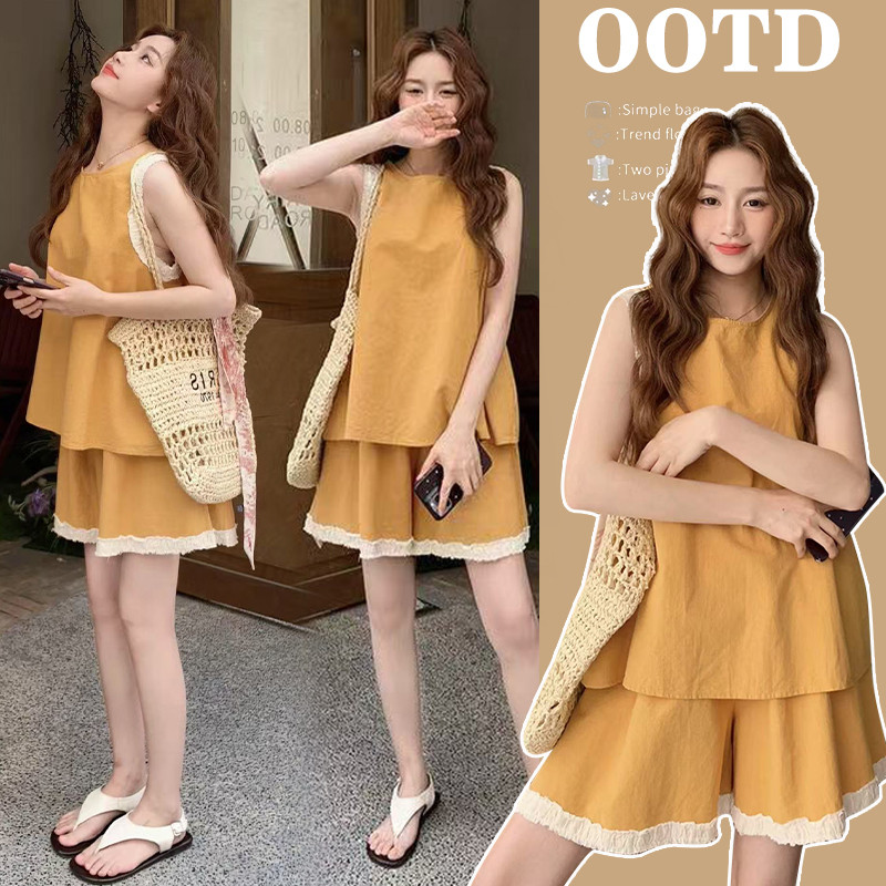 ชุดคลุมท้องเสื้อกั๊กลายลูกไม้และกางเกงขาสั้นทรงตรง ชุดสูทสองชิ้นสำหรับฤดูร้อน