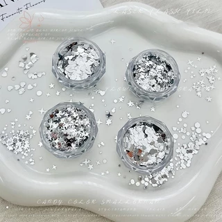 [maybeauty] 1 กล่อง 3D Round Heart Star Nail Art Charms เลื่อมเล็บ Flake Silvery Shiny Charms Accessories {TH}