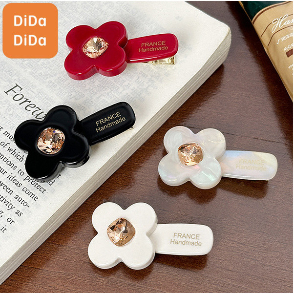 【DIDA DIDA】กิ๊บติดผมหน้าม้าดอกไม้น่ารัก คลิปปากเป็ดผดอกไม้สีสันสดใส เครื่องประดับผมหรูหรา