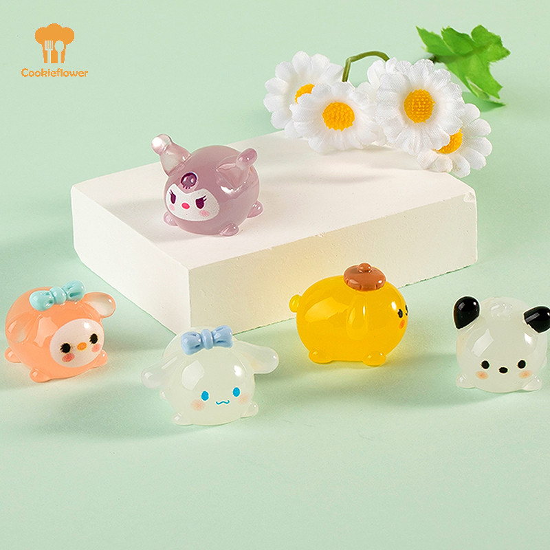 Ckfr Mini Luminous Sanrio ตุ๊กตา Kawaii Kuromi My Melody Cinnamoroll Pochacco Micro ภูมิทัศน์เครื่องประดับรถตกแต่งภายในตกแต่งบ้านใหม่