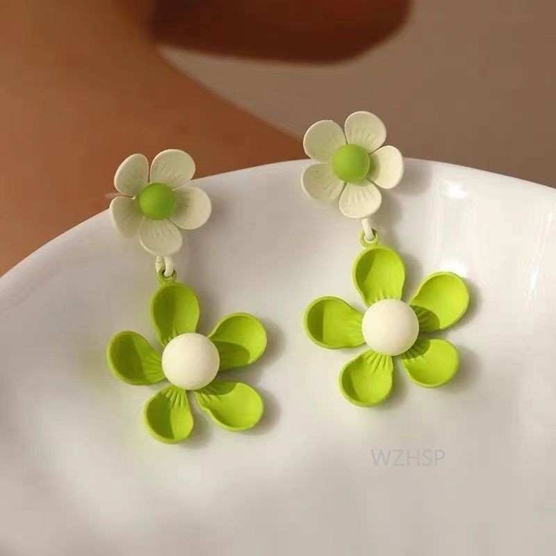 Brighten Up Your Look with Colourful Floral ต่างหู – เครื่องประดับแฟชั่นที่ต้องมี