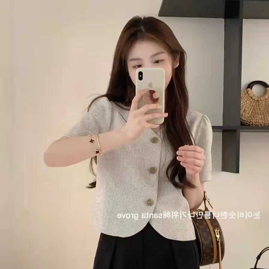 สไตล์ใหม่เวอร์ชั่นเกาหลี Classy สุภาพสตรีด้านบนฤดูร้อนบางเสื้อแจ็คเก็ตแขนสั้นแฟชั่นสั้น Single-Breasted ชุดเล็กเสื้อผ้าผู้หญิงอินเทรนด์ [คลังสินค้าพร้อม]