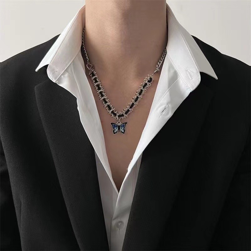 OT หัวเข็มขัดโลหะเกลียวสไตล์สร้อยคอผีเสื้อ Niche Design High-End Retro เสื้อกันหนาว Non-Fade ขายร้อน