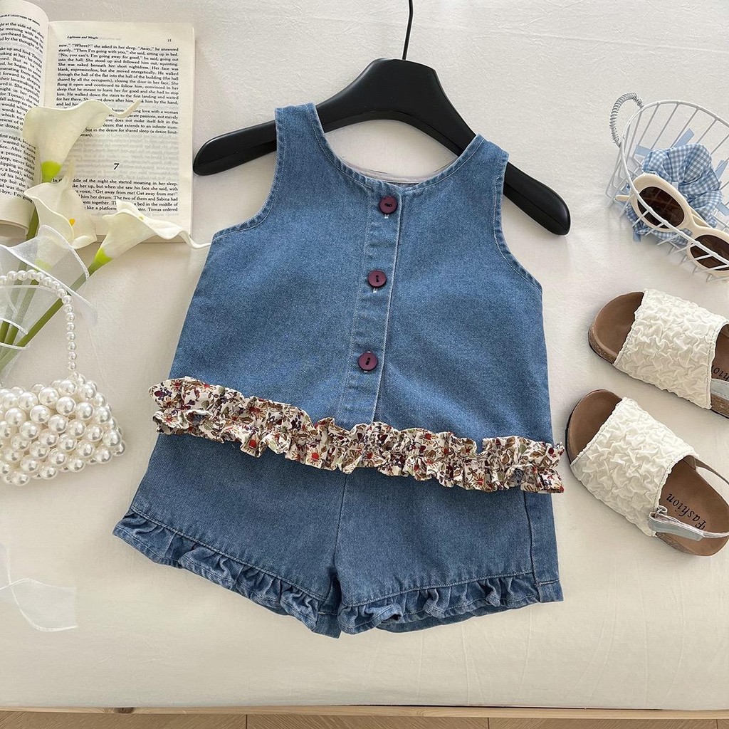 SALE หมดแล้วหมดเลย พร้อมส่งจากไทย ชุดเซ็ตยีนส์เด็กผู้หญิง สีน้ำเงิน ปลายเสื้อแต่งลายดอกไม้ เนื้อผ้าไม่หนา เบาบางค่ะ 53LV - รูปที่ 2