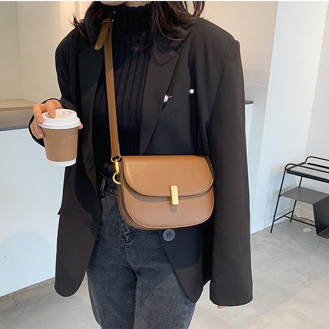 KVK-shop กระเป๋าสะพายข้างผู้หญิง สไตล์ สีผืนเรียบๆEP320