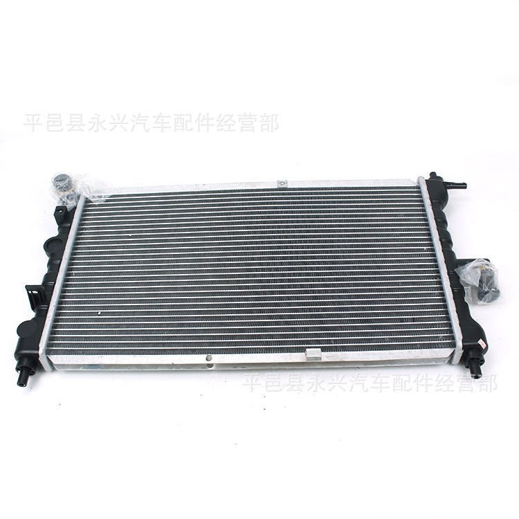 M200 รถโรงงานขายตรง Chery QQ0.8 หม้อน้ํา QQ372 รถเครื่องยนต์ Chery ถังน้ํา JLIK