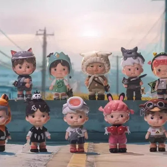 HEATUP Little Team SWEET TIME IN IRON LANE เวลาหวานของทีมเล็ก ๆ ในตรอกเหล็ก กล่องตาบอด สไตล์ที่เลือกได้ น่ารักตุ๊กตา ของเล่น