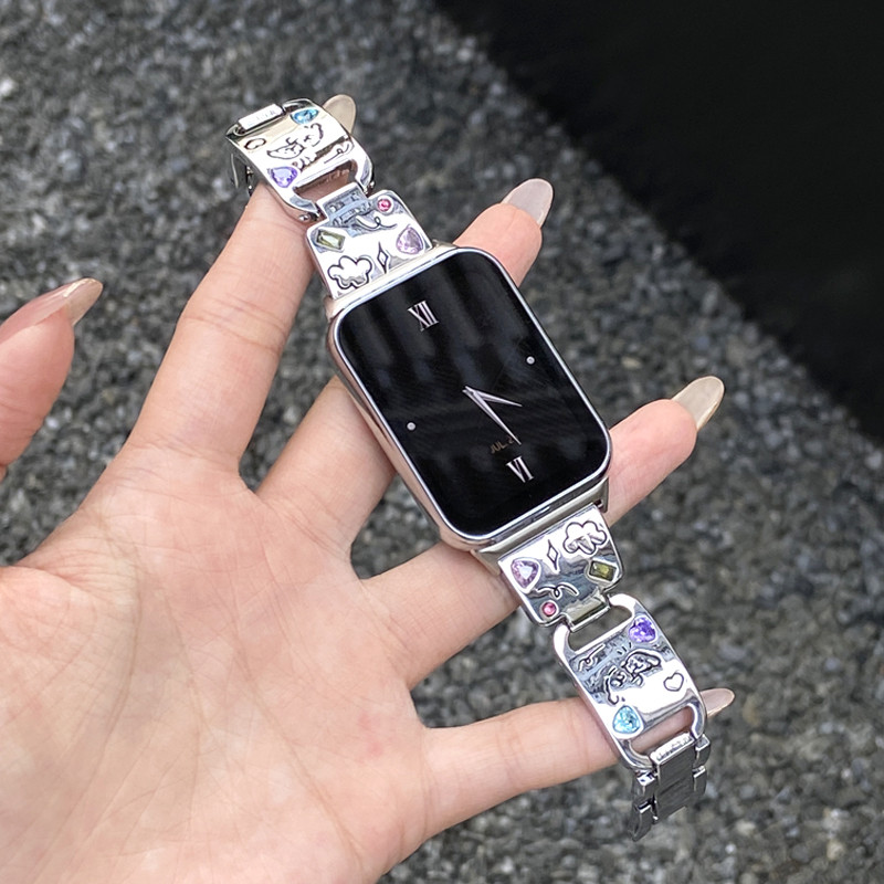 สายฝังเพทายสําหรับ Samsung Galaxy Fit 3 สาย 2024 ใหม่ล่าสุด Smartwatch ลูกสุนัขน่ารักโลหะสร้อยข้อมือสแตนเลสสําหรับ Samsung Fit 3 สายรัดข้อมือโลหะ