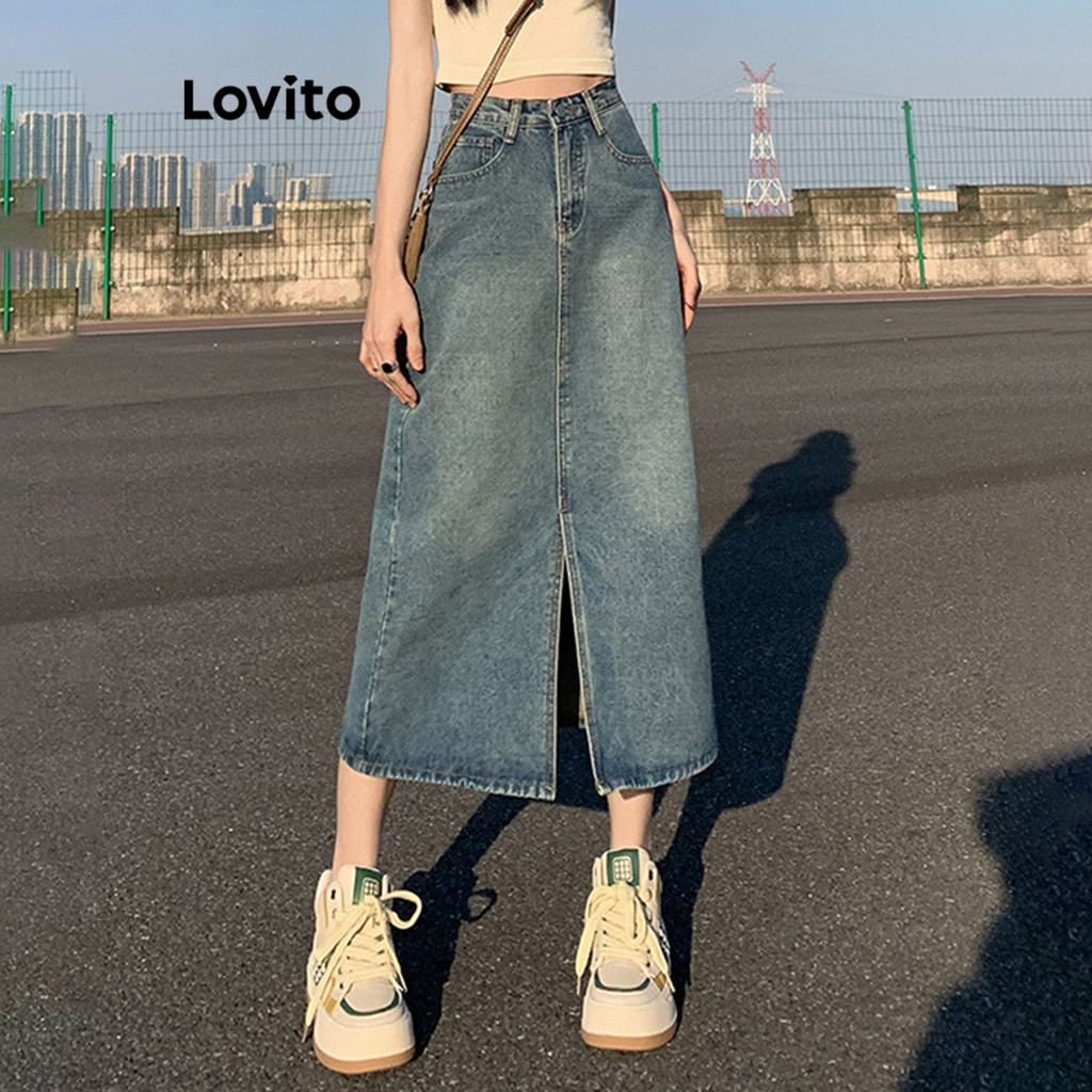 Lovito กระโปรงยีนส์กระดุมหน้าแบบวินเทจธรรมดาแยกซักสำหรับผู้หญิง LNE74360