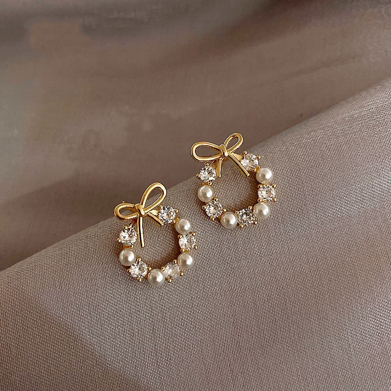 S925 เข็มเงิน Micro-set Zirconia Pearl Circle Hoop ต่างหู