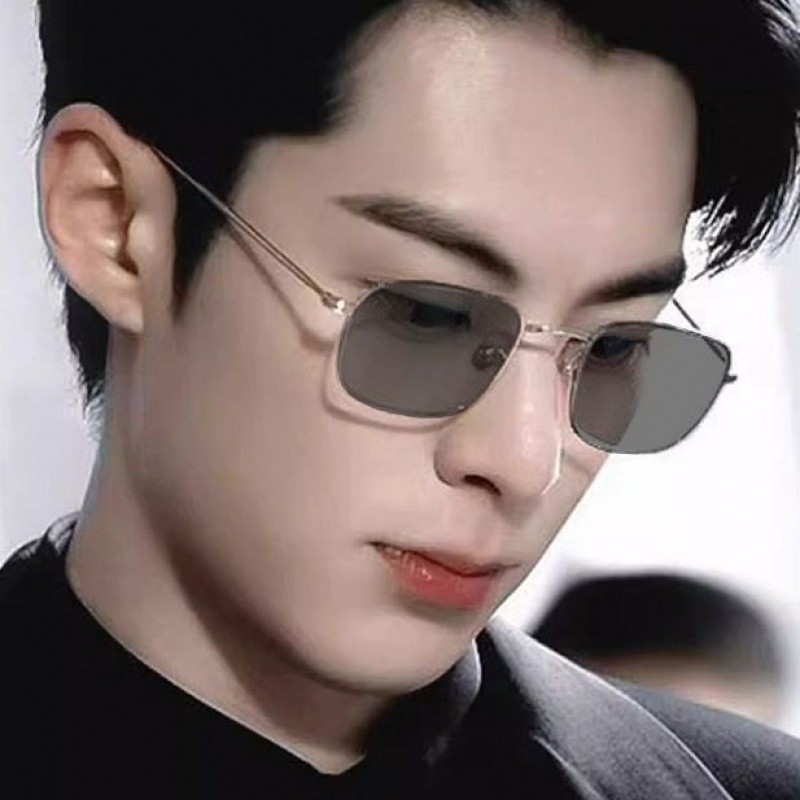 Wang Hedi แว่นตาสายตาสั้นเปลี่ยนสีลวดทองแบบเดียวกันสำหรับผู้ชายและผู้หญิงกระจกแบนกันรังสีสีฟ้า-50-75-100-125-150ถึง-450-500