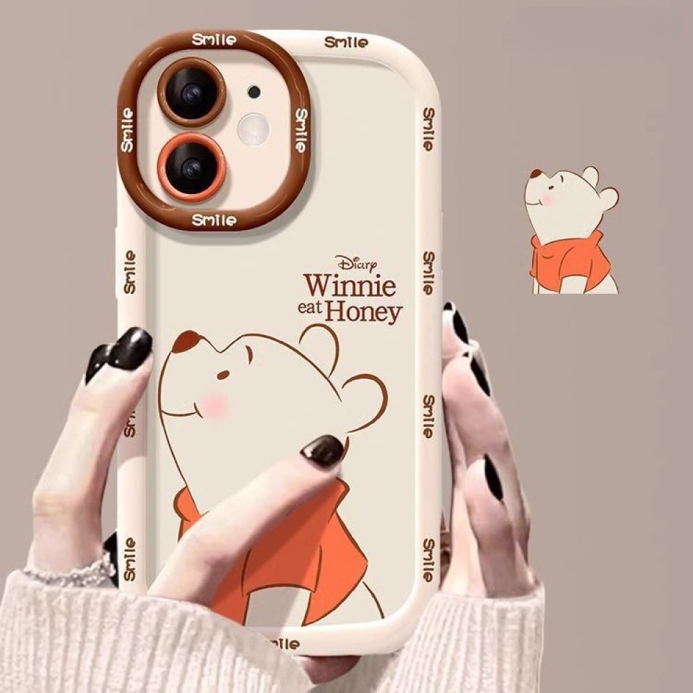 เคสโทรศัพท์หมีพูห์น่ารักสําหรับ iPhone 16/15/14/13/12/X/7/11/Plus/pro Max รวมทุกอย่างซิลิโคนฝ้านุ่มทนทานเคสป้องกันพัฟป้องกันการล่มสลาย