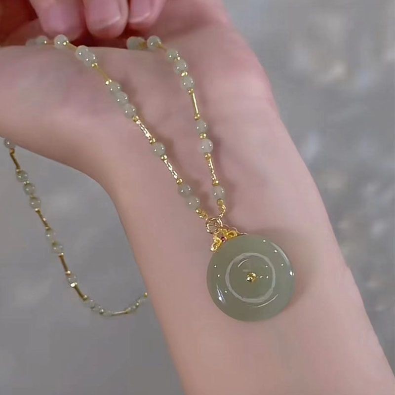 2024 ใหม่ amf项链女平安扣 จี้小设计高级ล็อคโซ่ ละเอียดอ่อน  กระดูกไหปลาร้า 2024 ใหม่หยกสร้อยคอผู้หญิงความปลอดภั