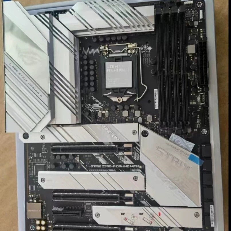 Asus ROG STRIX Z590-A GAMING ii เมนบอร์ด 1200 รองรับ 10900k 11900k