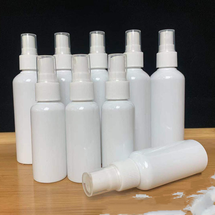 Spot 50ml100ml ml ขวดสเปรย์แสงสีขาว PET ขวดสเปรย์ด้านข้างบรรจุภัณฑ์เครื่องสําอางหม้อสเปรย์ขนาดเล็กแบบพกพา