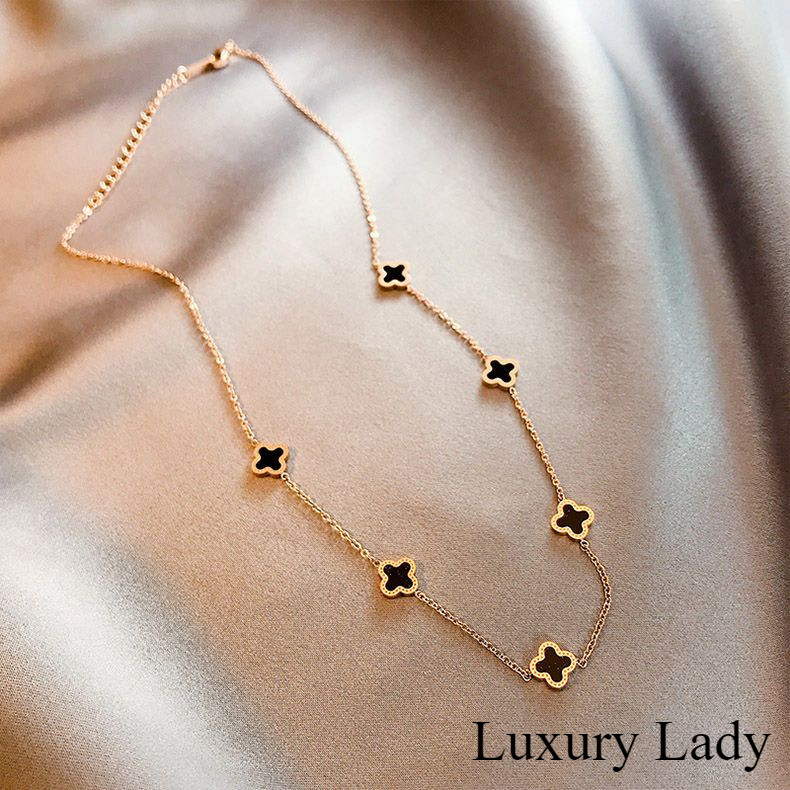 ฝรั่งเศส High-End แฟชั่น Lucky Four-Leaf Clover สร้อยคอไทเทเนียมเหล็ก Rose Gold Classy All-Match สร้อยคอ Commuter