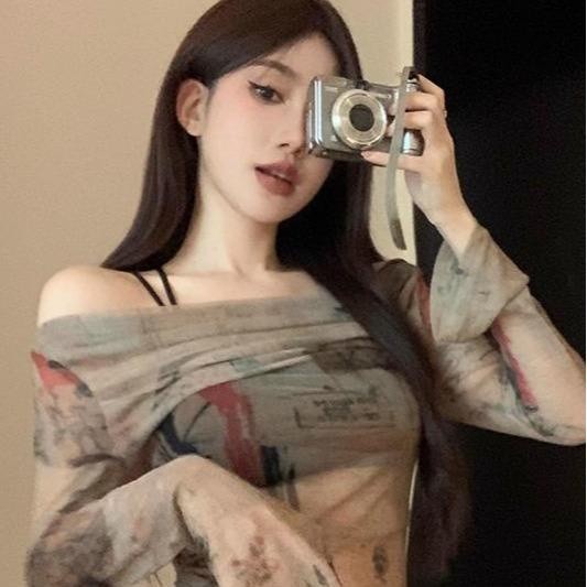 KOKO#เสื้อแขนยาวเปิดไหล่แฟชั่น ตาข่ายยืดซีทรูพิมพ์ลายวินเทจ แต่งเชือกรูดข้าง เซ็กซี่เบาๆ ไส่ไปร้านเหล้า#W267