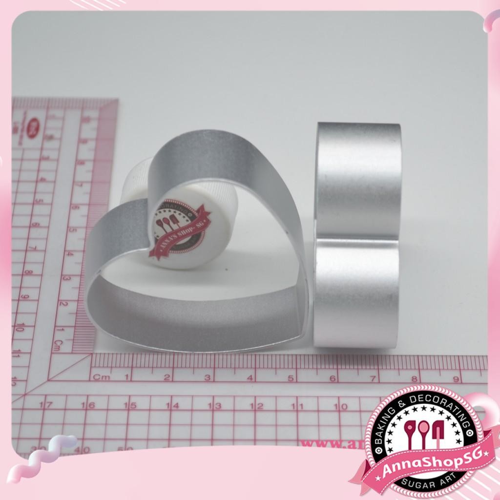 HEART-SHAPED PINEAPPLE CAKE MOLD (10c)