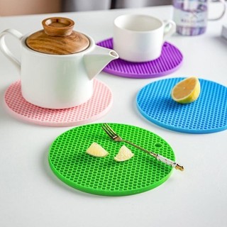 ที่รองแก้ว ชนิดซิลิโคน กันร้อน กันลื่น มีให้เลือก 10X10 ซม.