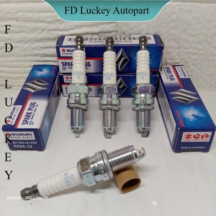 หัวเทียนสําหรับ Suzuki Splash Swift Ertiga Karimun Estilo Ignis KR6A-10