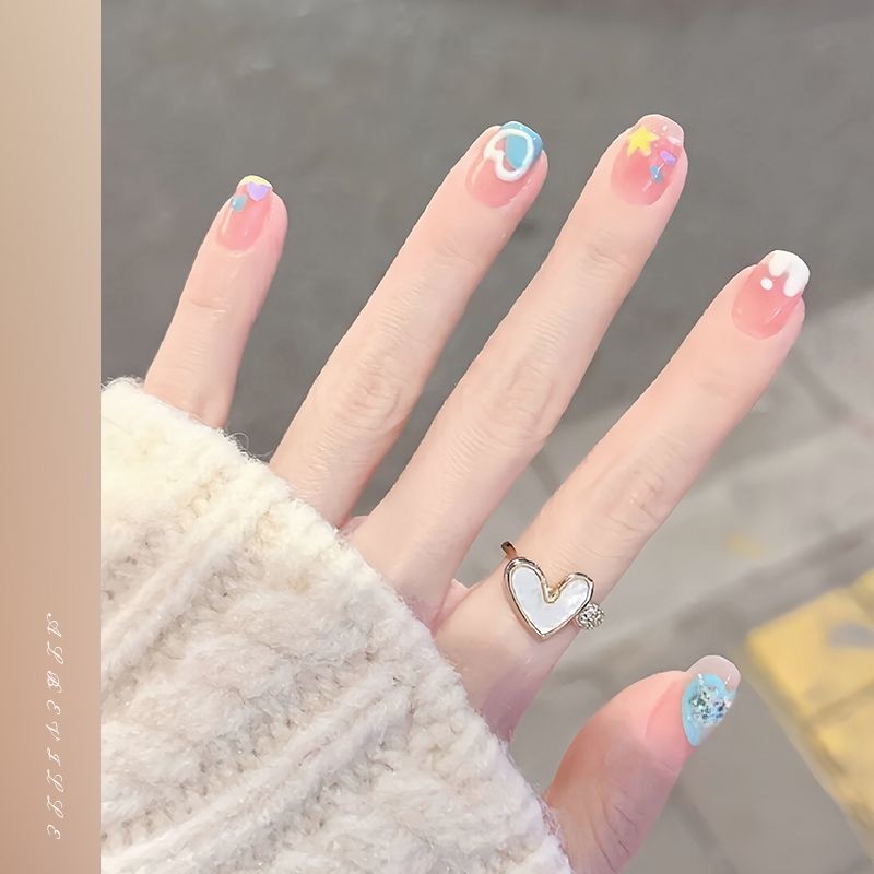 Dopamine Girl Blush Wear Nails 2025 Short Square Cute Rainbow Nail Patch Nails ผลิตภัณฑ์สําเร็จรูป 2