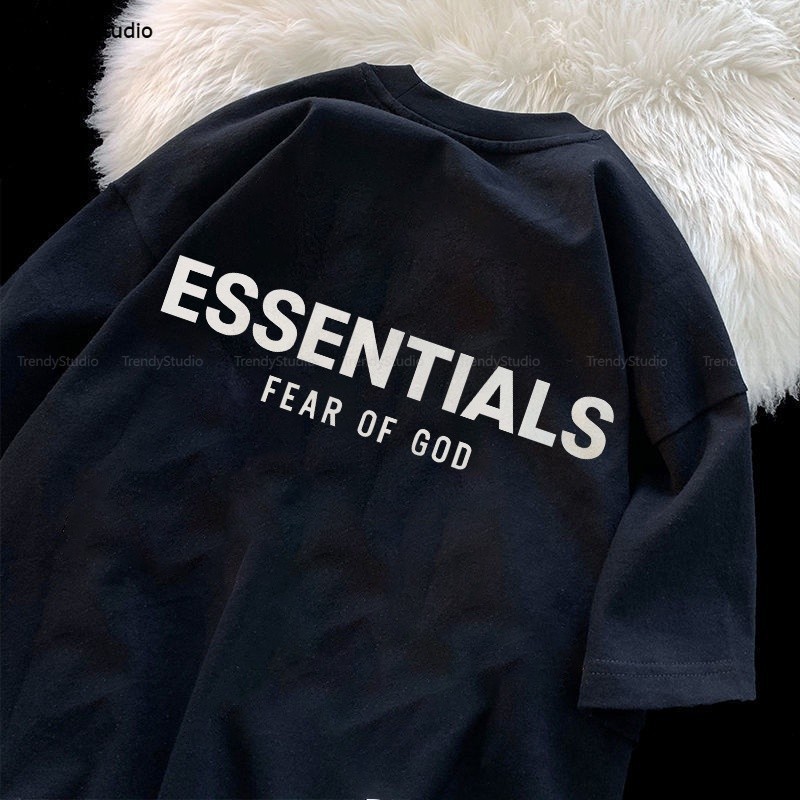 (กรุงเทพจัดส่งสินค้า)fear of god essentials print T-shirt.แฟชั่นที่เรียบง่ายตัวอักษรพิมพ์เสื้อยืดแขนสั้นคอกลมผ้าฝ้าย