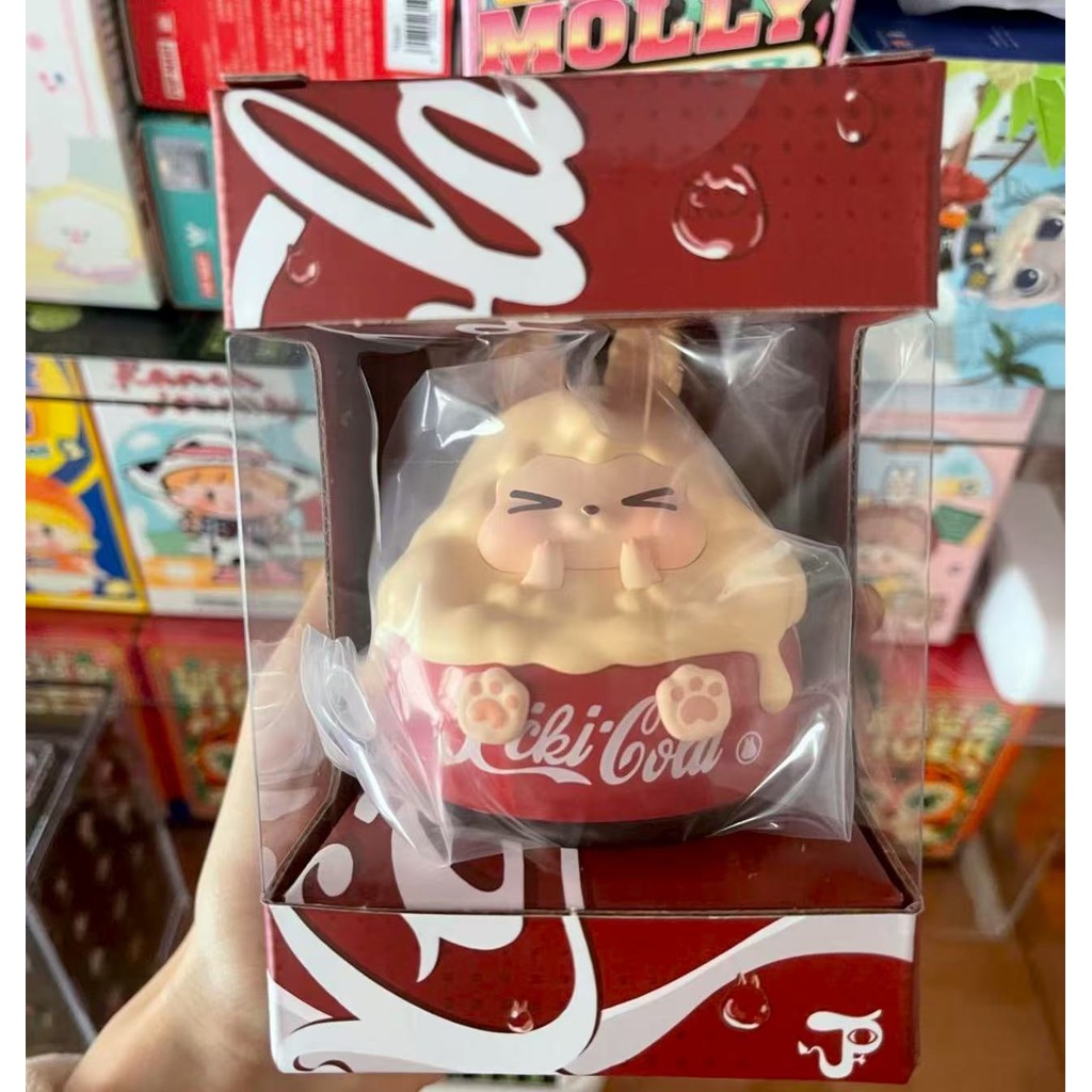 ยี่ห้อใหม่ KIKI Cola Big Baby รูปเครื่องประดับอินเทรนด์เล่นของเล่นสร้างสรรค์ของสะสม