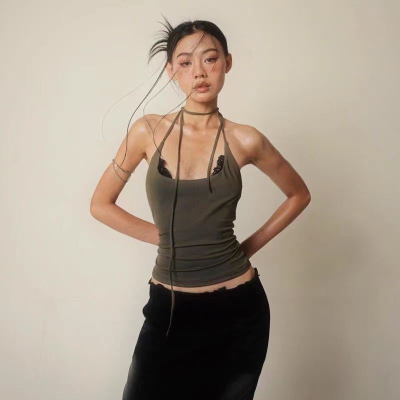 แปลก Puss เสื้อกั๊กลําลอง Halter Skinny Off แขนอเนกประสงค์ฤดูร้อน Street บรรยากาศแฟชั่นสไตล์ Hot Chick การออกแบบอาวุโส 2024 ใหม่