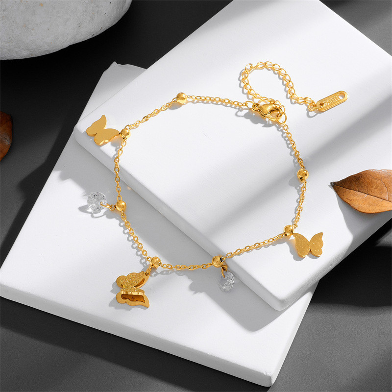 2026 ไทเทเนียมเหล็กไม่ซีดจางชุบ 18K Gold สีสร้อยข้อมือผีเสื้อหญิง ins Cool สไตล์ Mori เรียบง่าย Influencer สร้อยข้อมือ